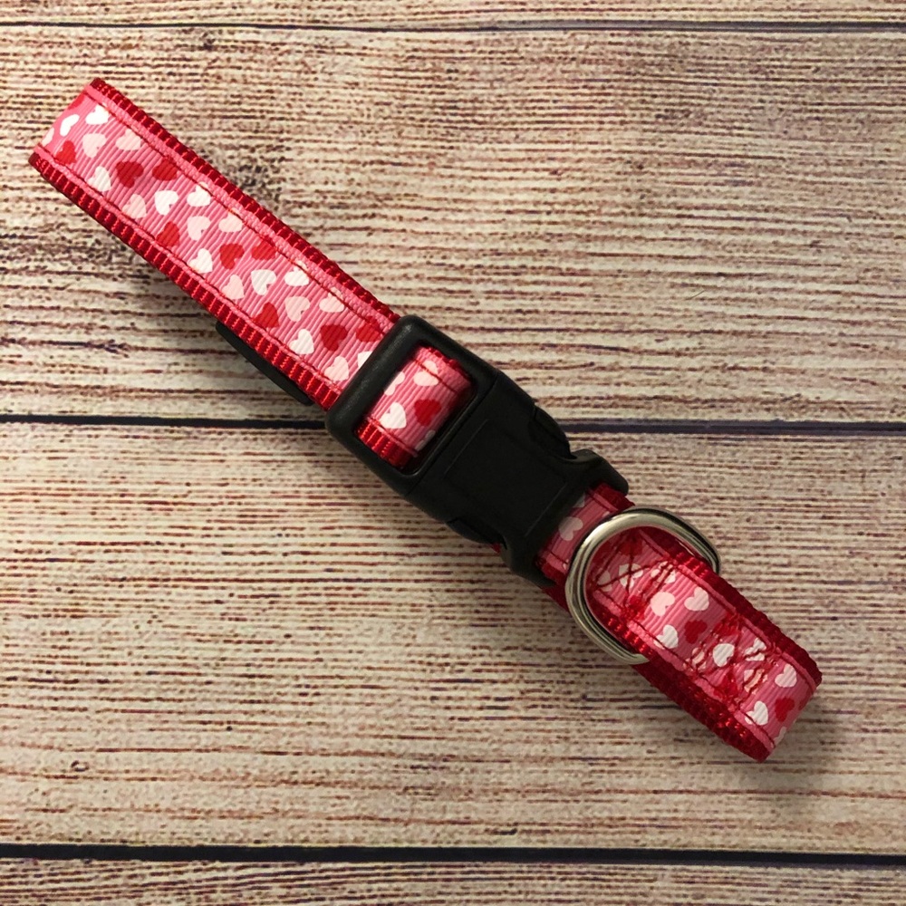 ❌ SOLD ❌ 3/4” wide Valentines Dog Collar w/ Hearts